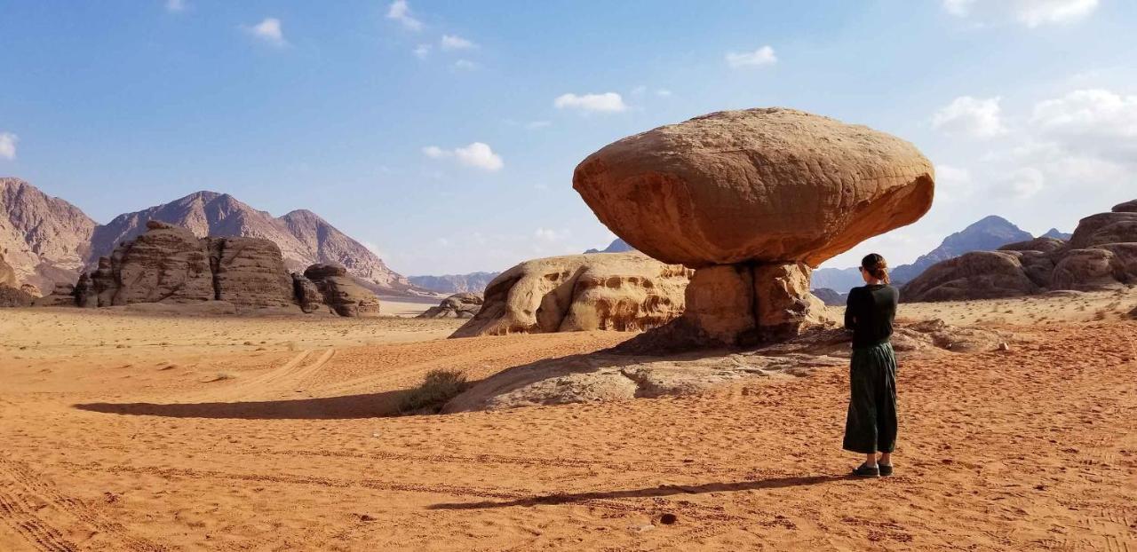 Hotel Moon Night Camp Wadi Rum Esterno foto
