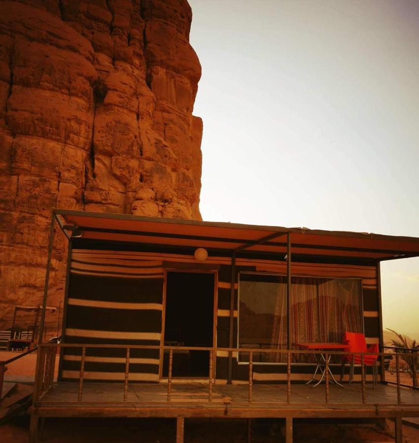 Hotel Moon Night Camp Wadi Rum Esterno foto