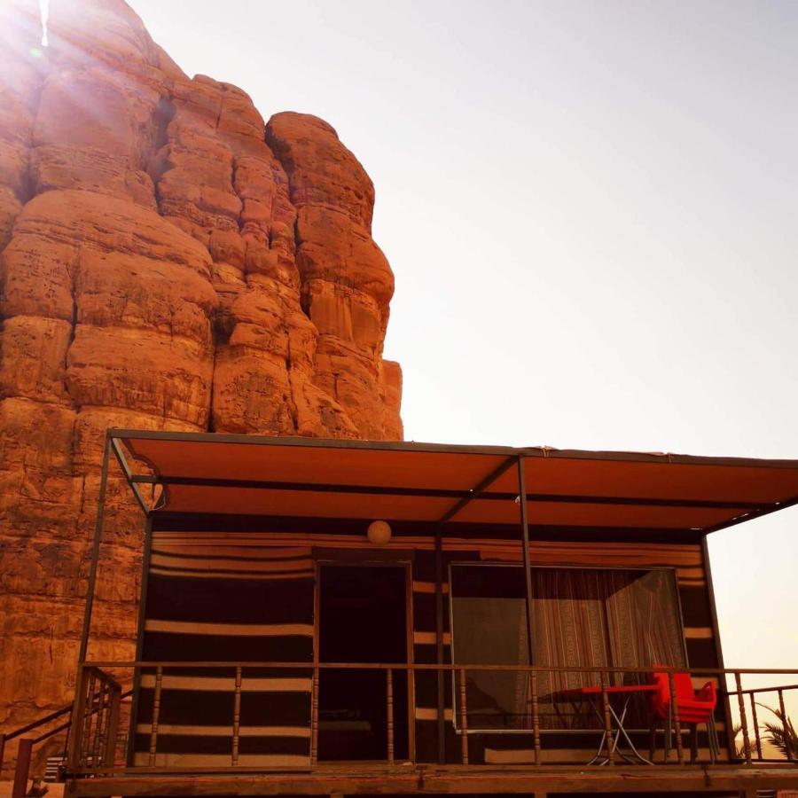 Hotel Moon Night Camp Wadi Rum Esterno foto