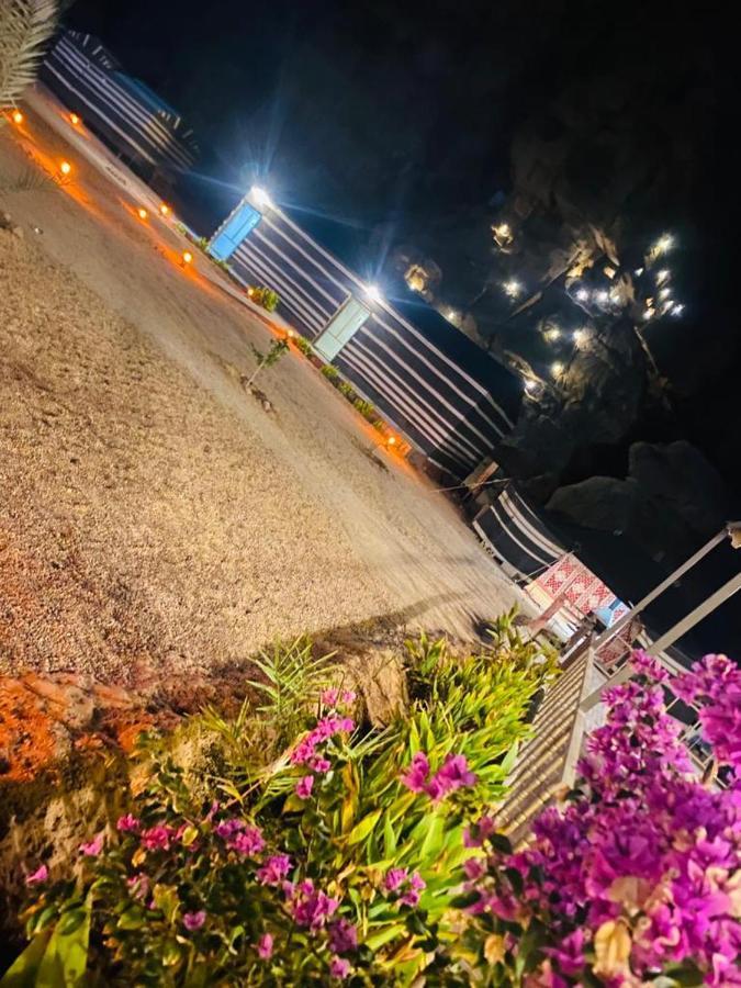 Hotel Moon Night Camp Wadi Rum Esterno foto