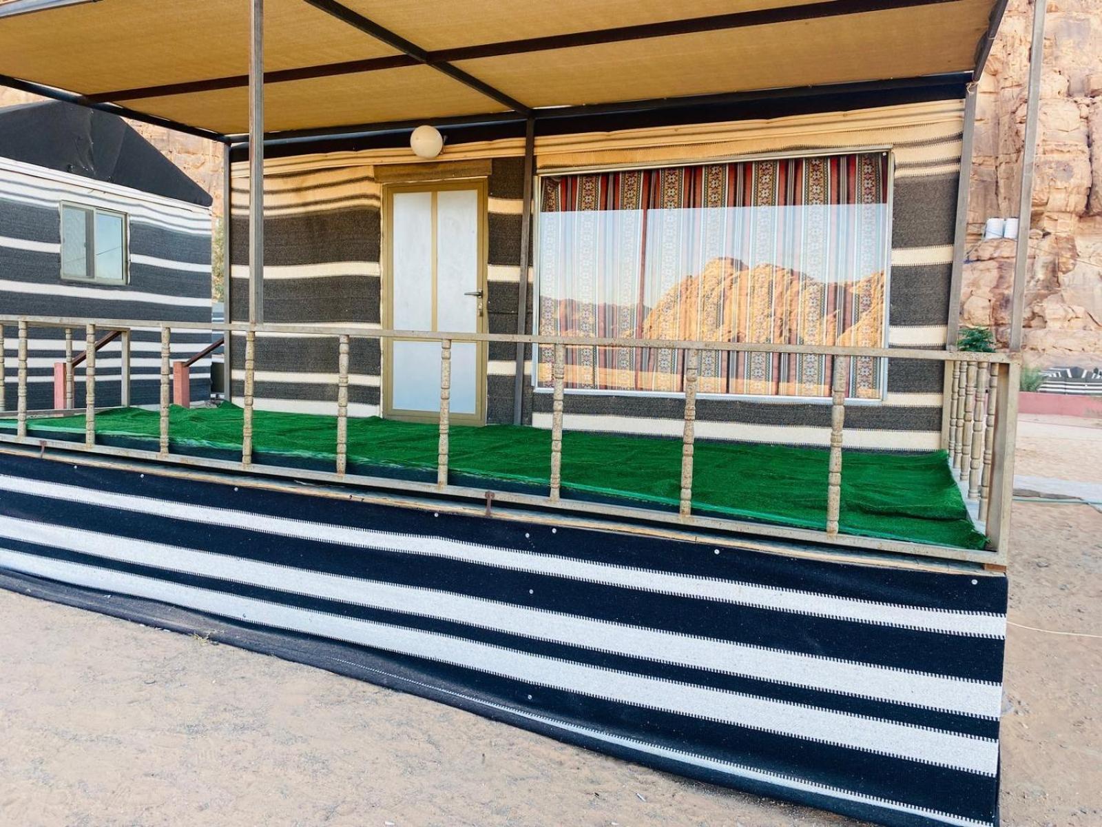 Hotel Moon Night Camp Wadi Rum Esterno foto
