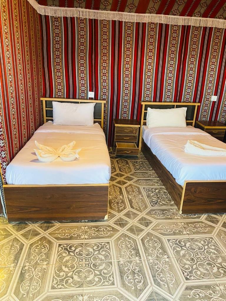 Hotel Moon Night Camp Wadi Rum Esterno foto
