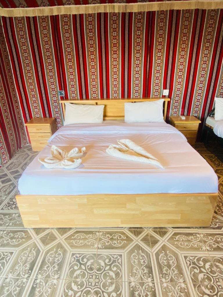 Hotel Moon Night Camp Wadi Rum Esterno foto